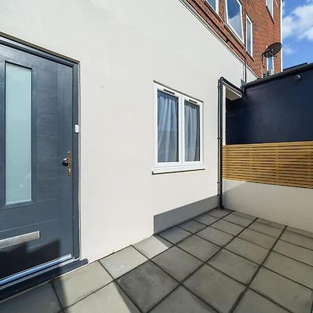 The Solo Haven 20 Min To Central Londres Extérieur photo