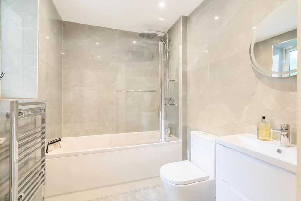 The Solo Haven 20 Min To Central Londres Extérieur photo